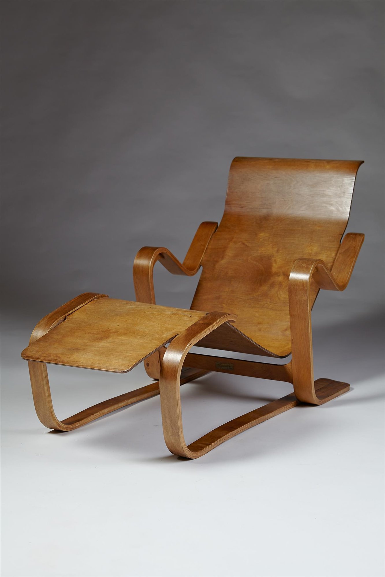 Long chair. Designed by Marcel Breuer for Isokon, England. 1936