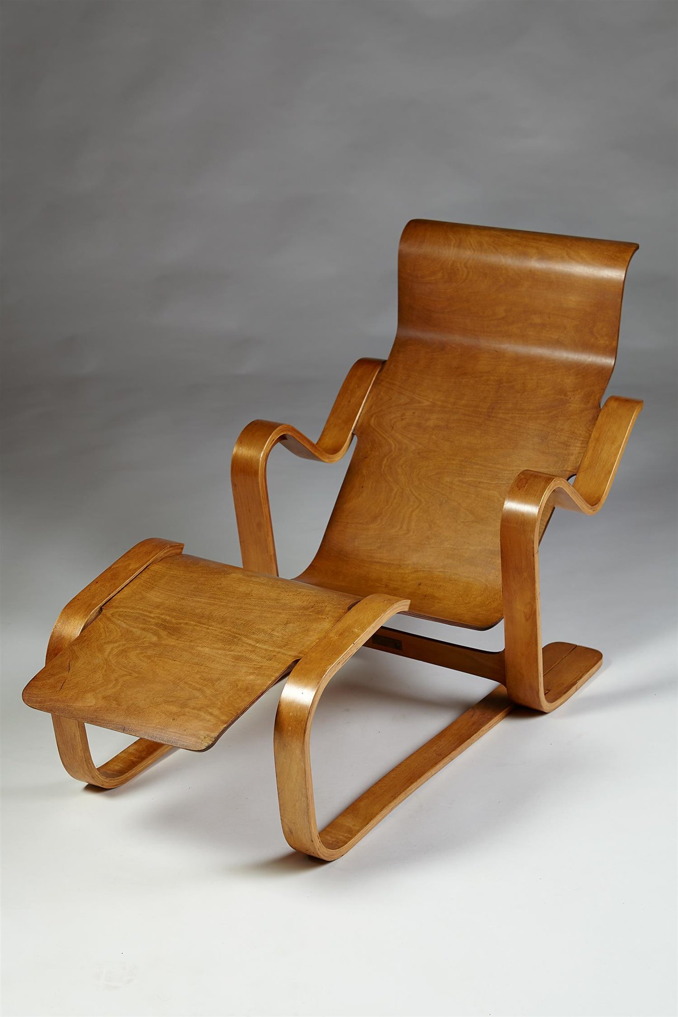 Long chair. Designed by Marcel Breuer for Isokon, England. 1936