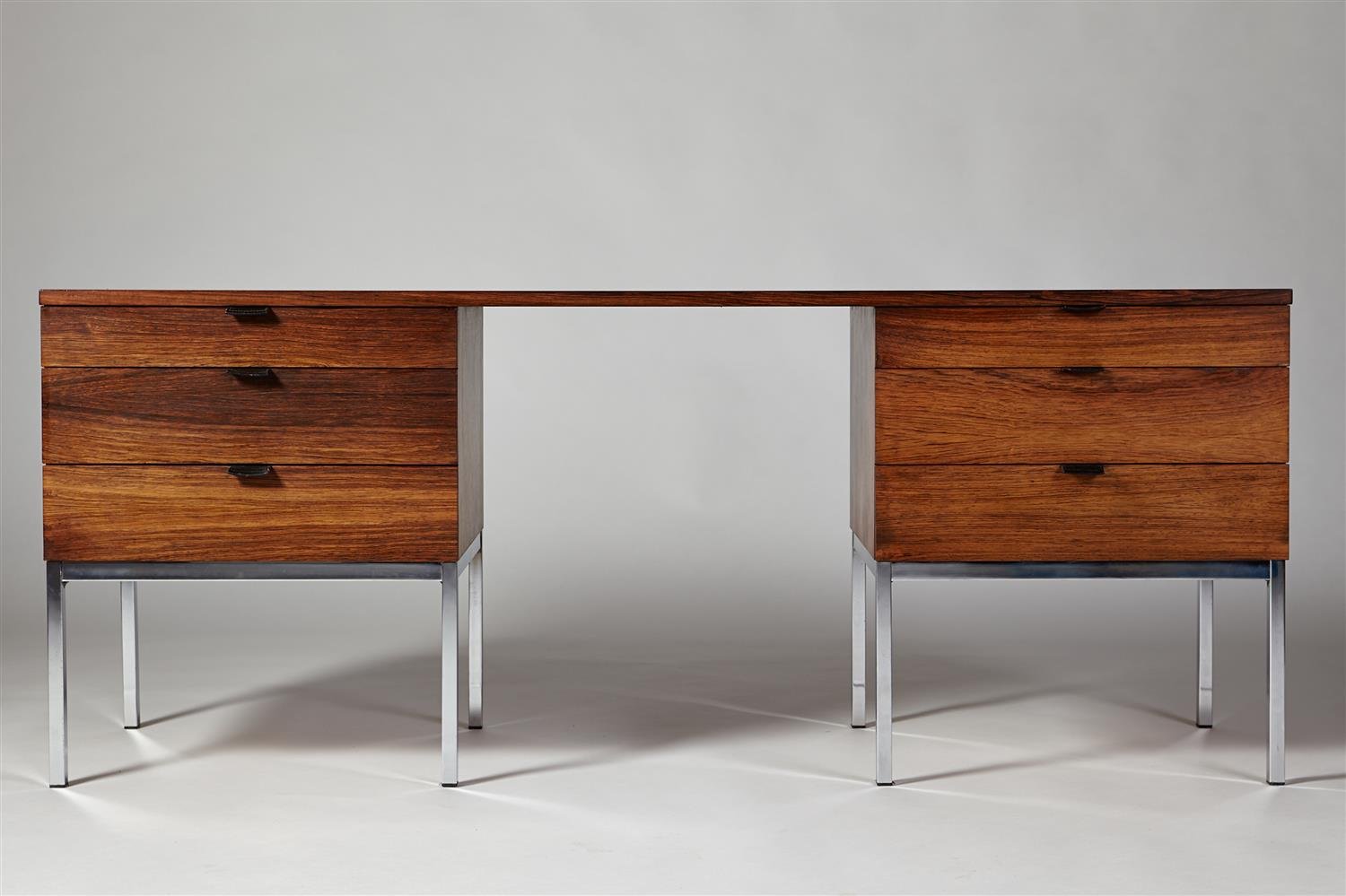 Desk designed by Florence Knoll for Knoll International, USA. 1960's. — Modernity