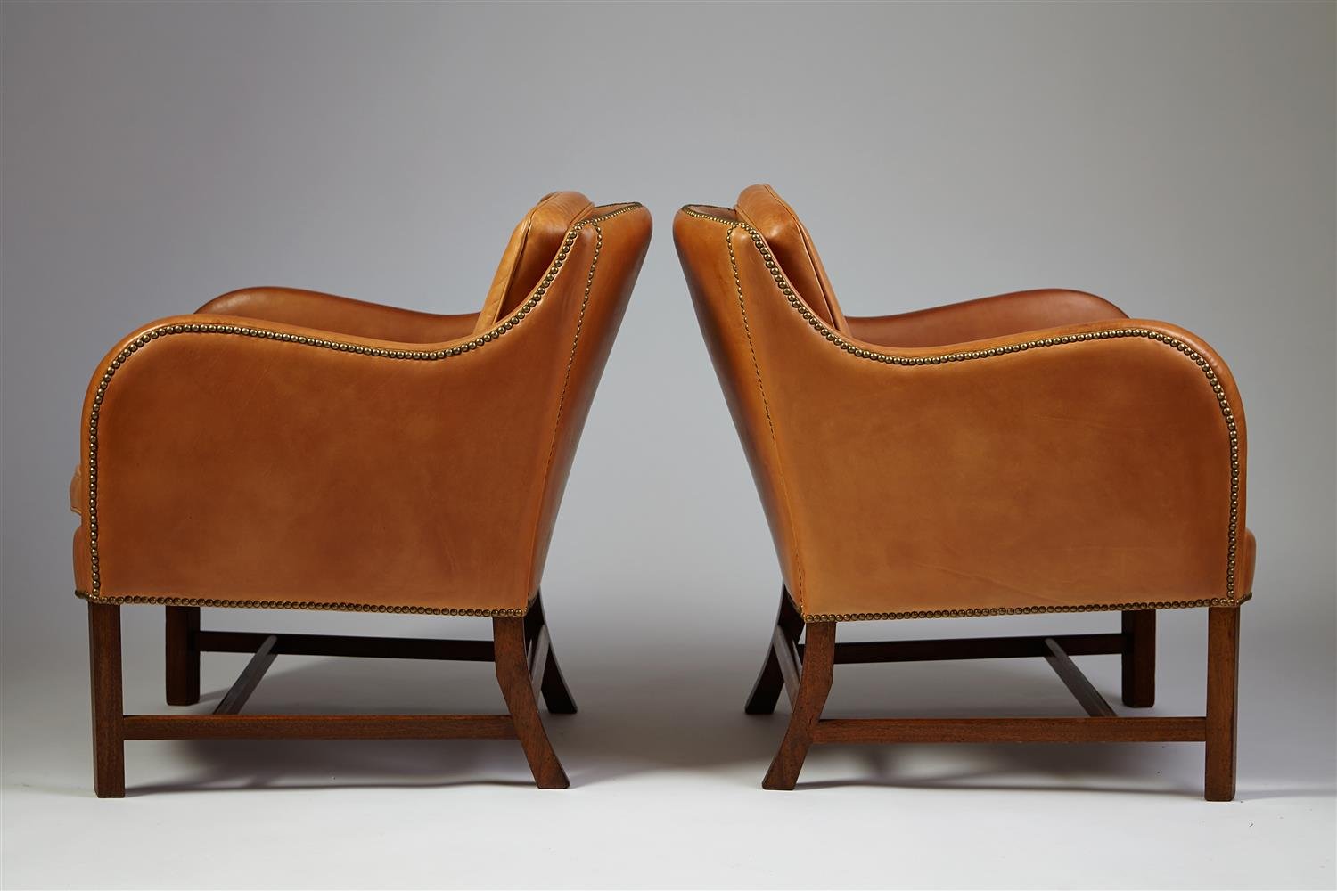 Mix. Pair of armchairs, designed by Kaare Klint & Edvard KindtLarsen