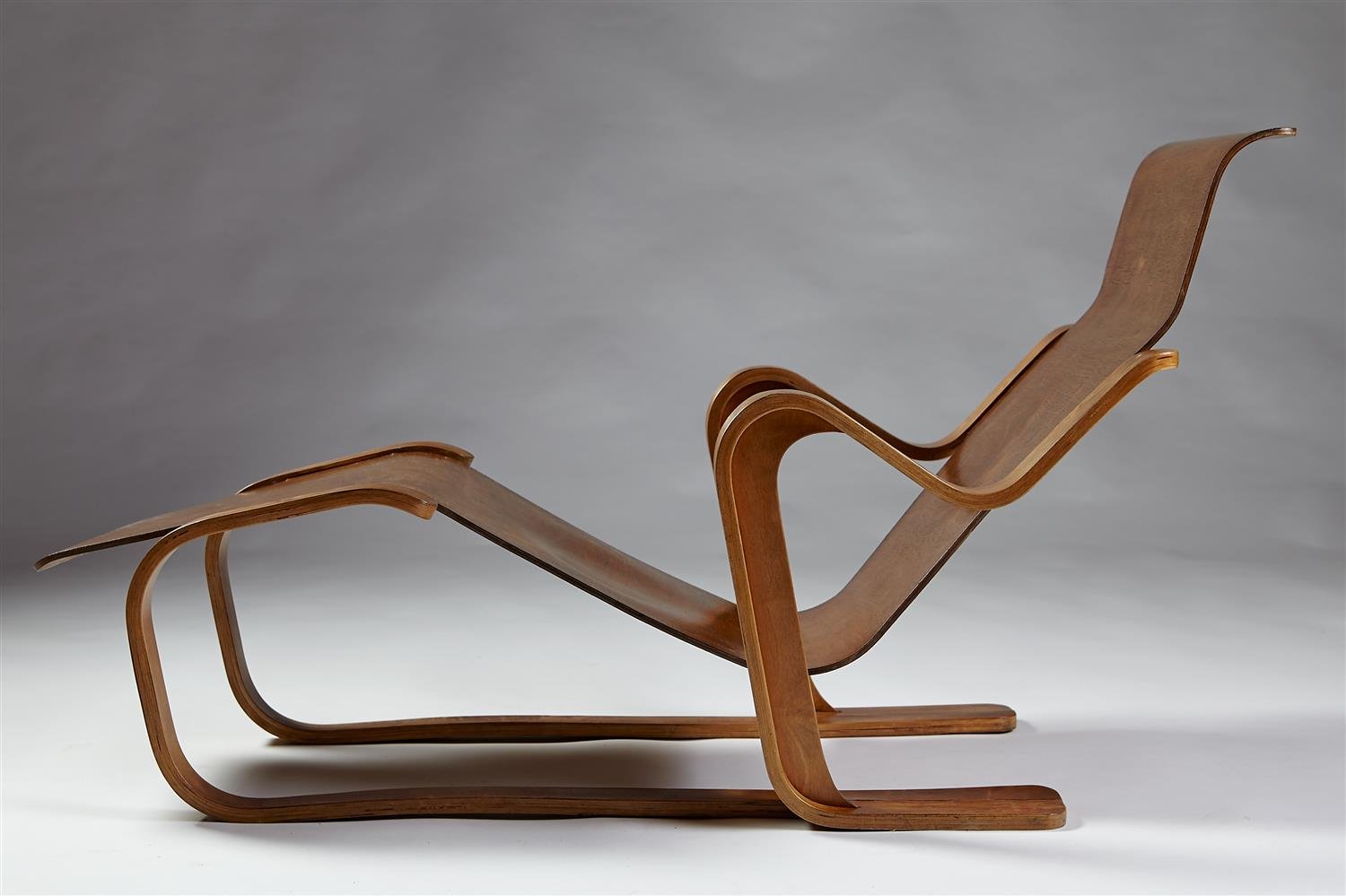 Long chair. Designed by Marcel Breuer for Isokon, England. 1936
