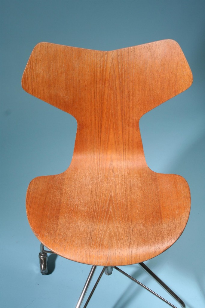 Office chair, Grand Prix. Designed by Arne Jacobsen for Fritz Hansen — Modernity