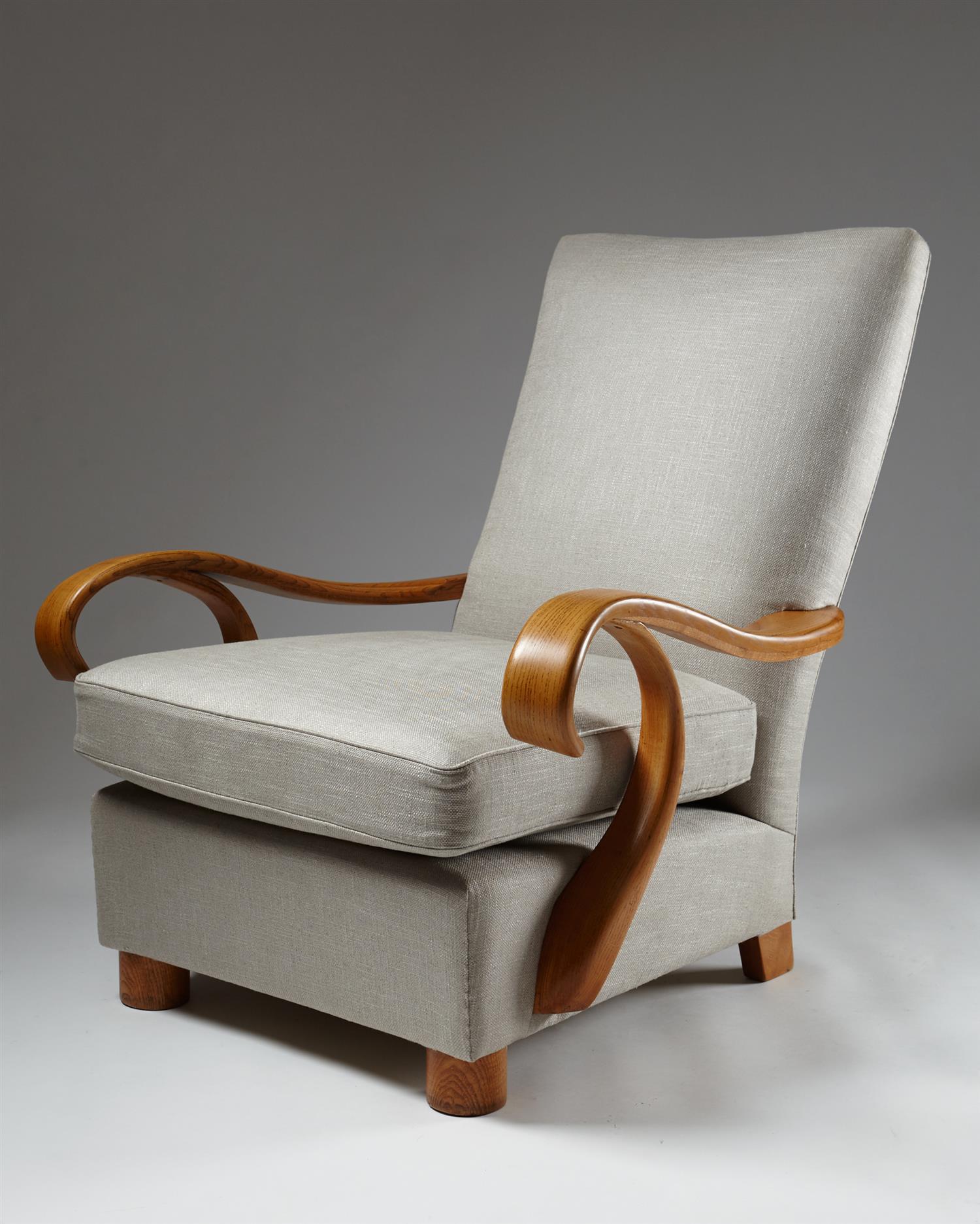 Large armchair, anonymous. — Modernity