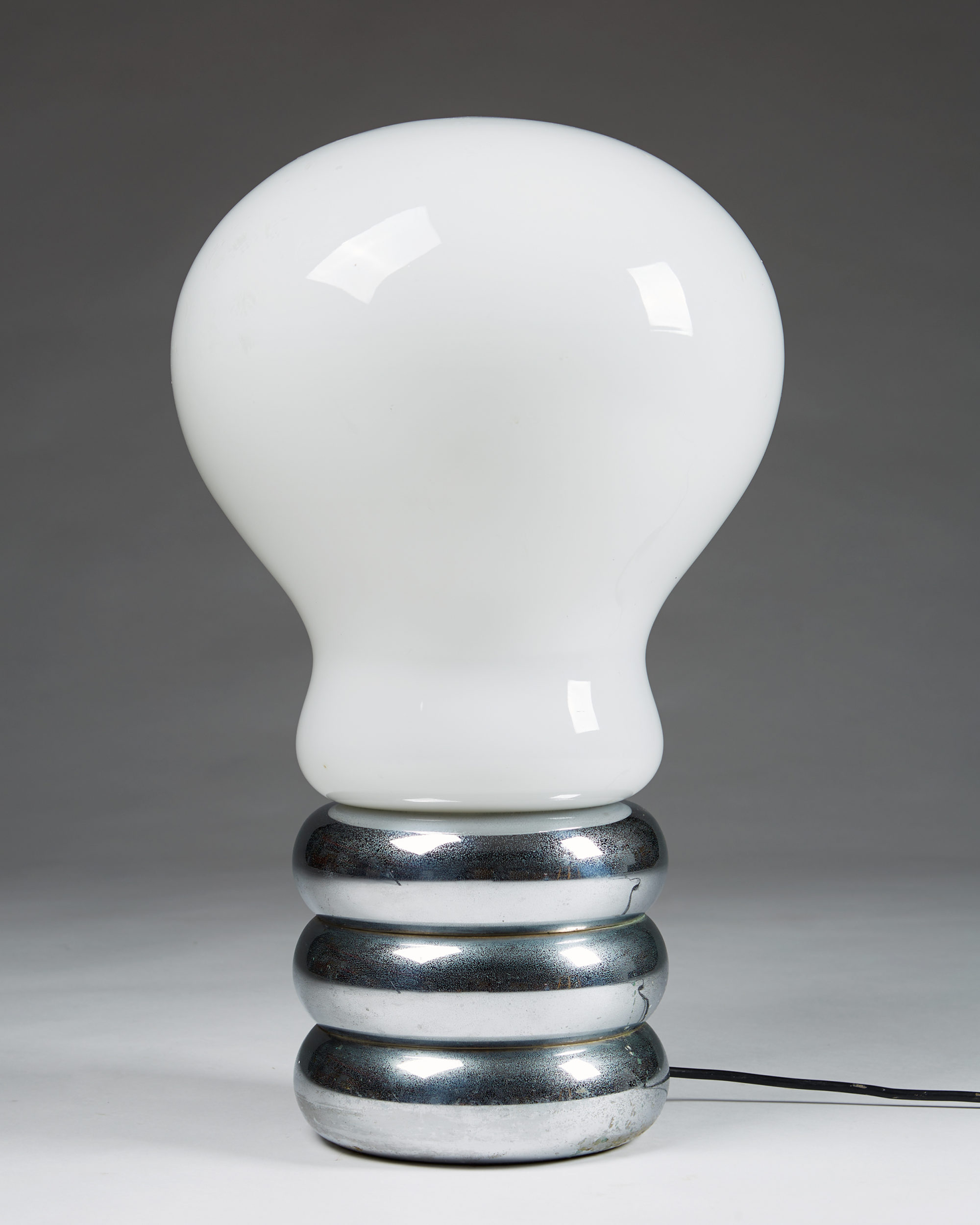 Table lamp Giant Bulb Bulb designed by Ingo Maurer for Design M