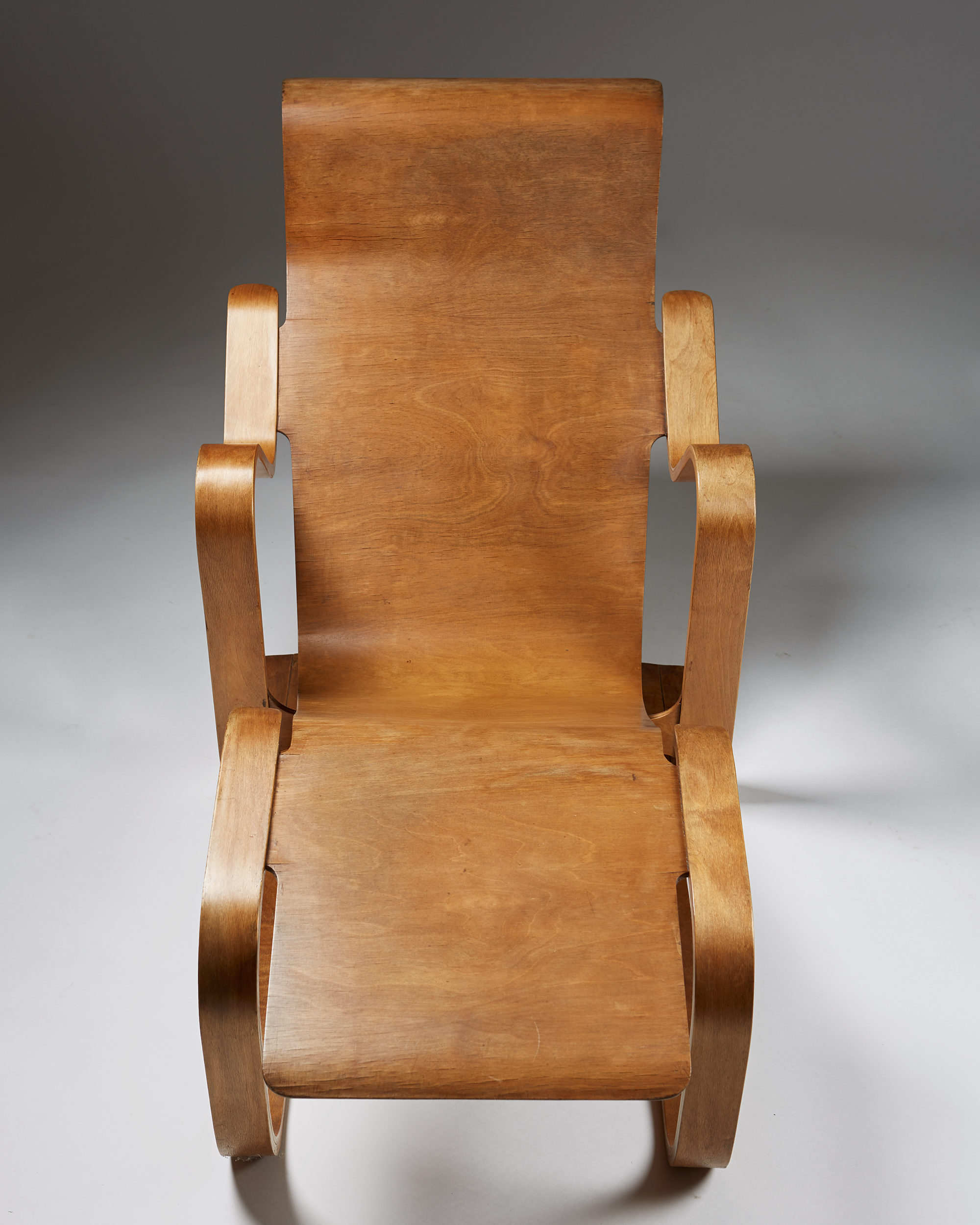 Long chair designed by Marcel Breuer for Isokon, — Modernity