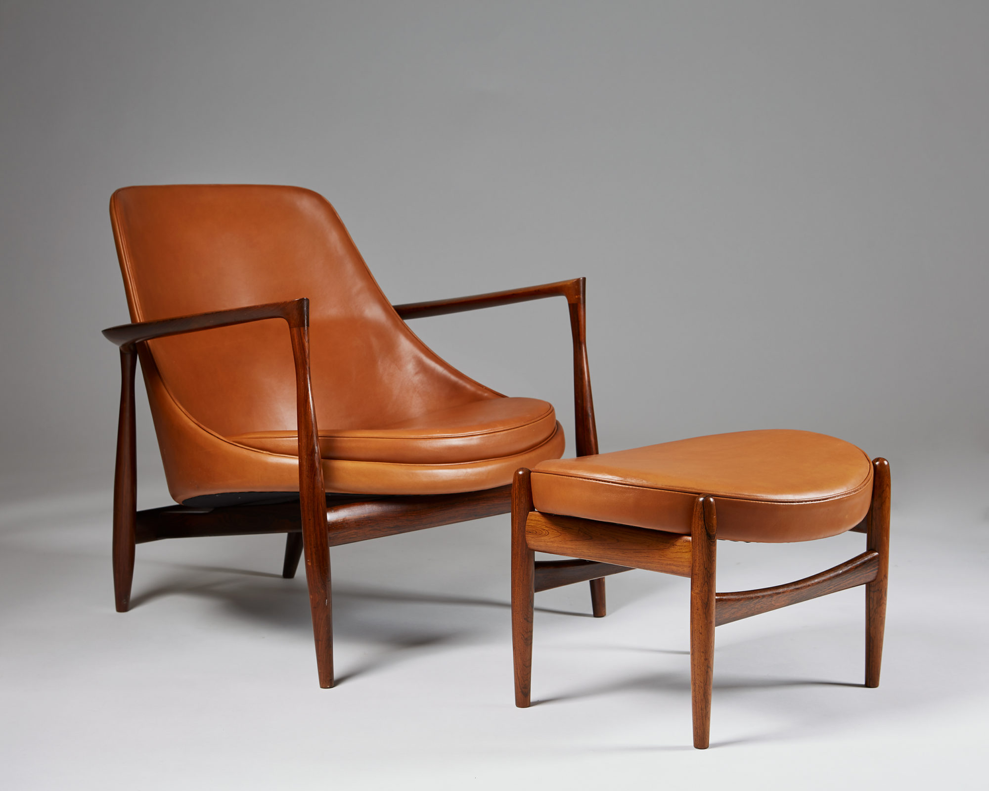 Armchair with footstool Elizabeth designed by Ib Kofod Larsen for