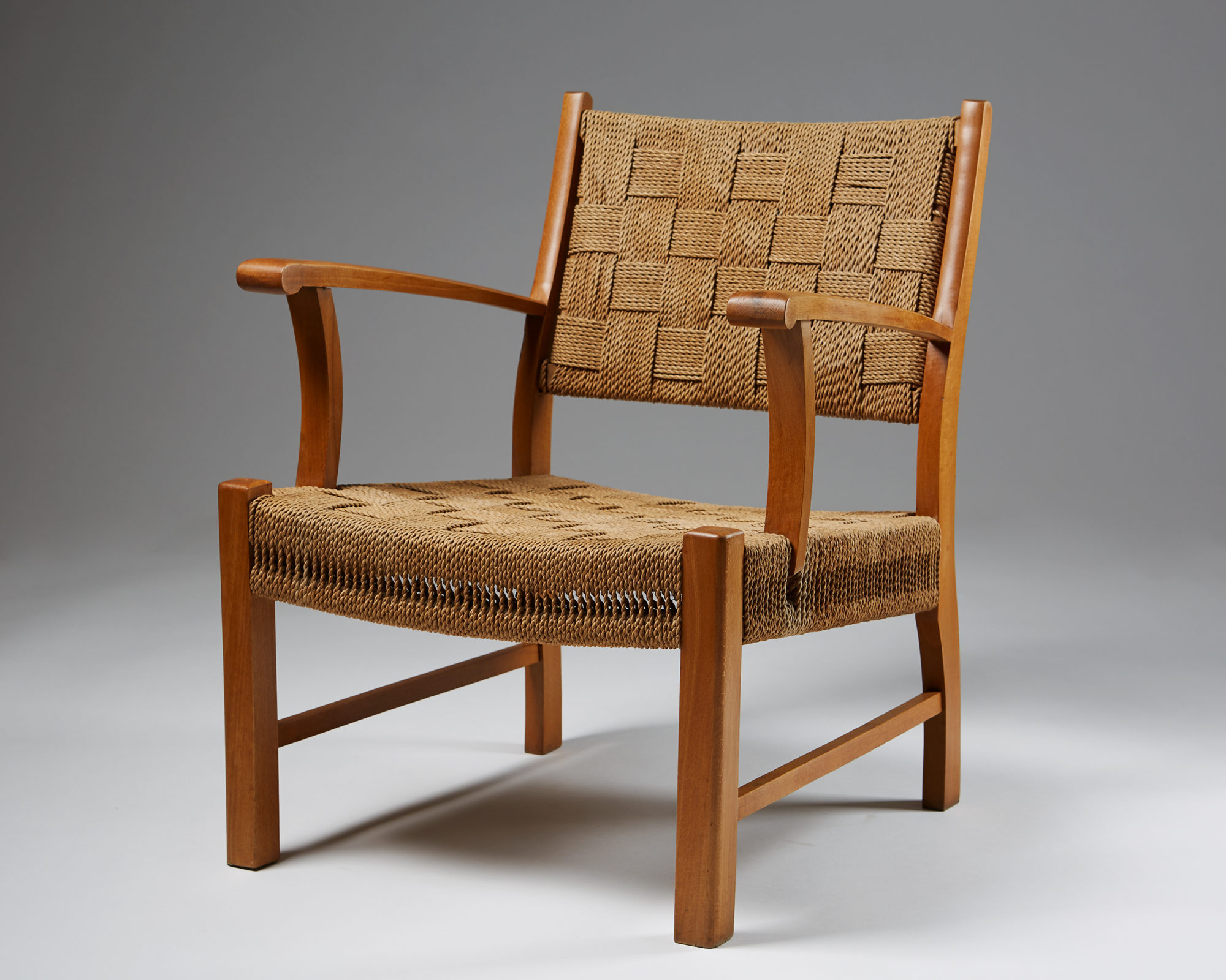 Armchair anonymous for Fritz Hansen, — Modernity