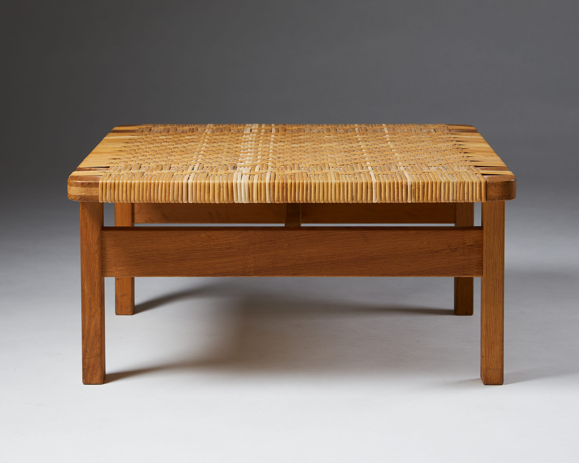 Occasional table/ Bench model 5273, designed by Börge Mogensen for