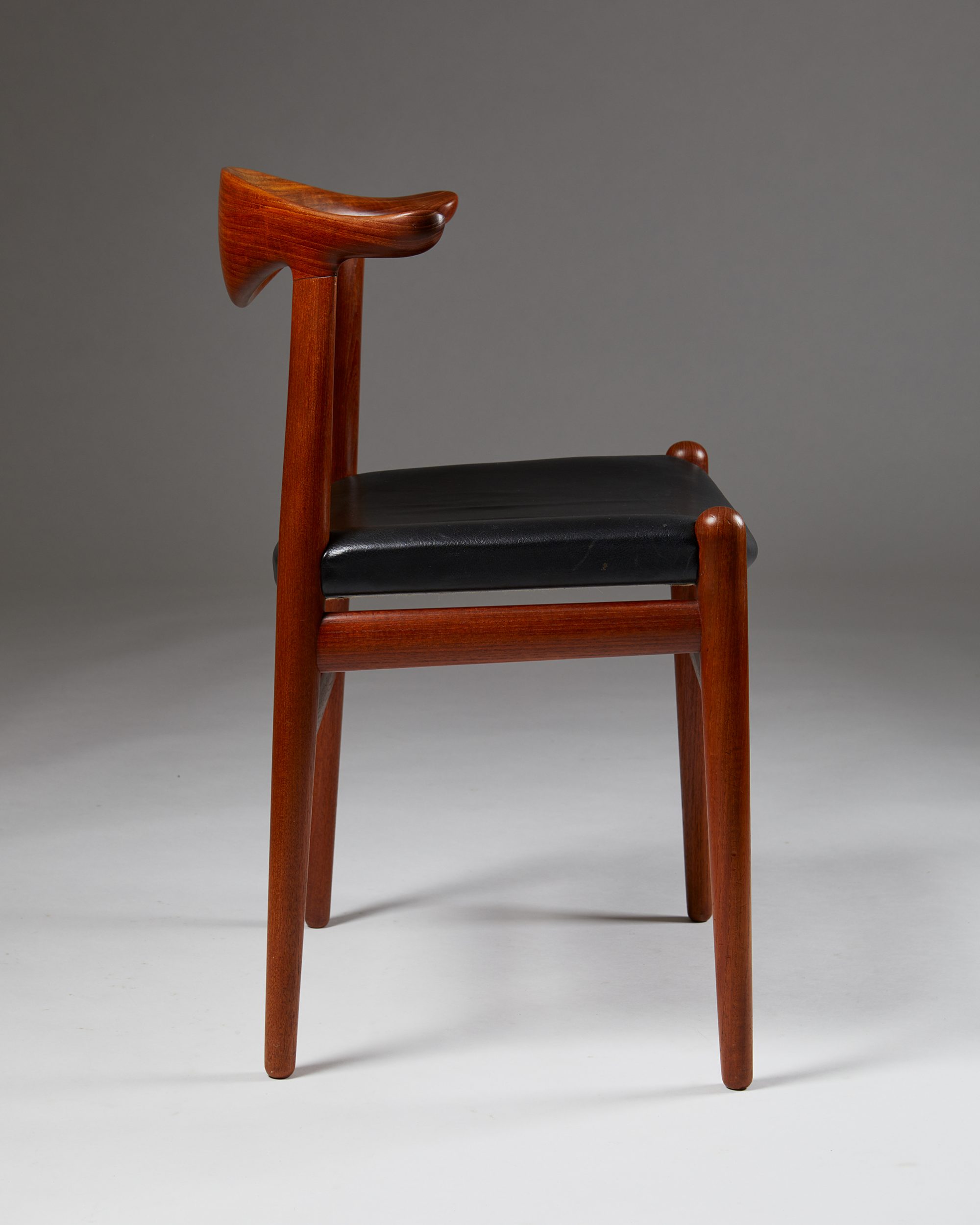 Set of twelve "Cow Horn" chairs model JH505 designed by Hans Wegner for