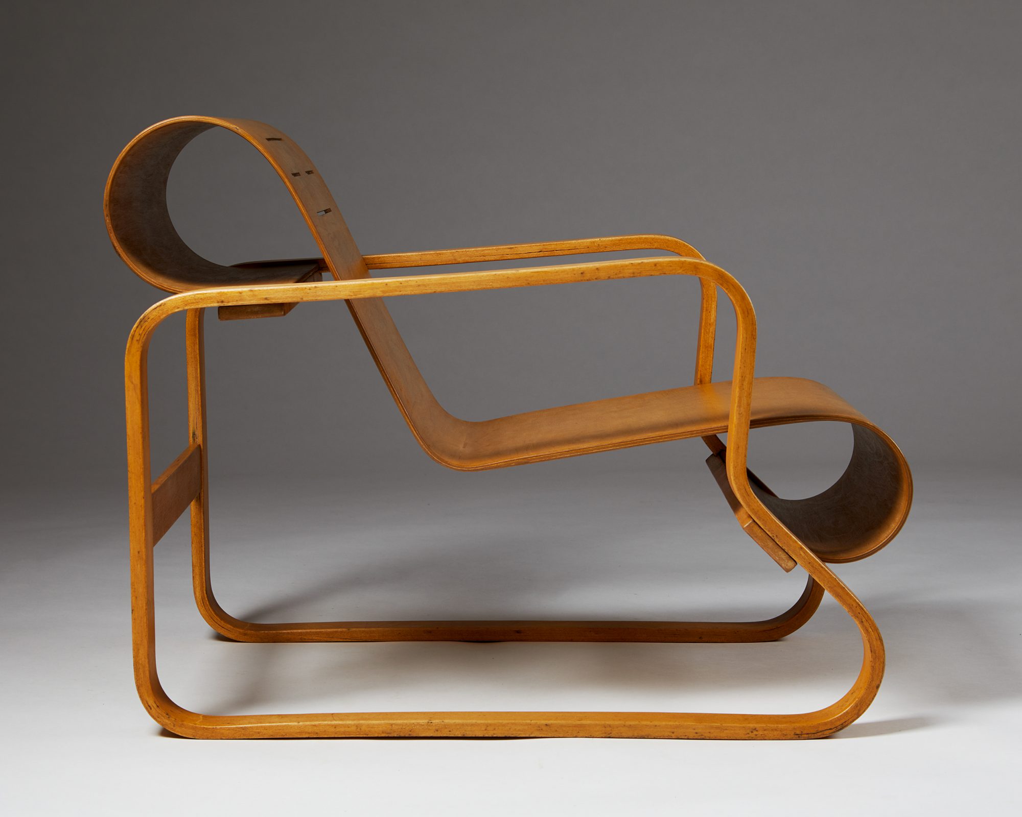 Armchair model 41 'Paimio' designed by Alvar Aalto — Modernity