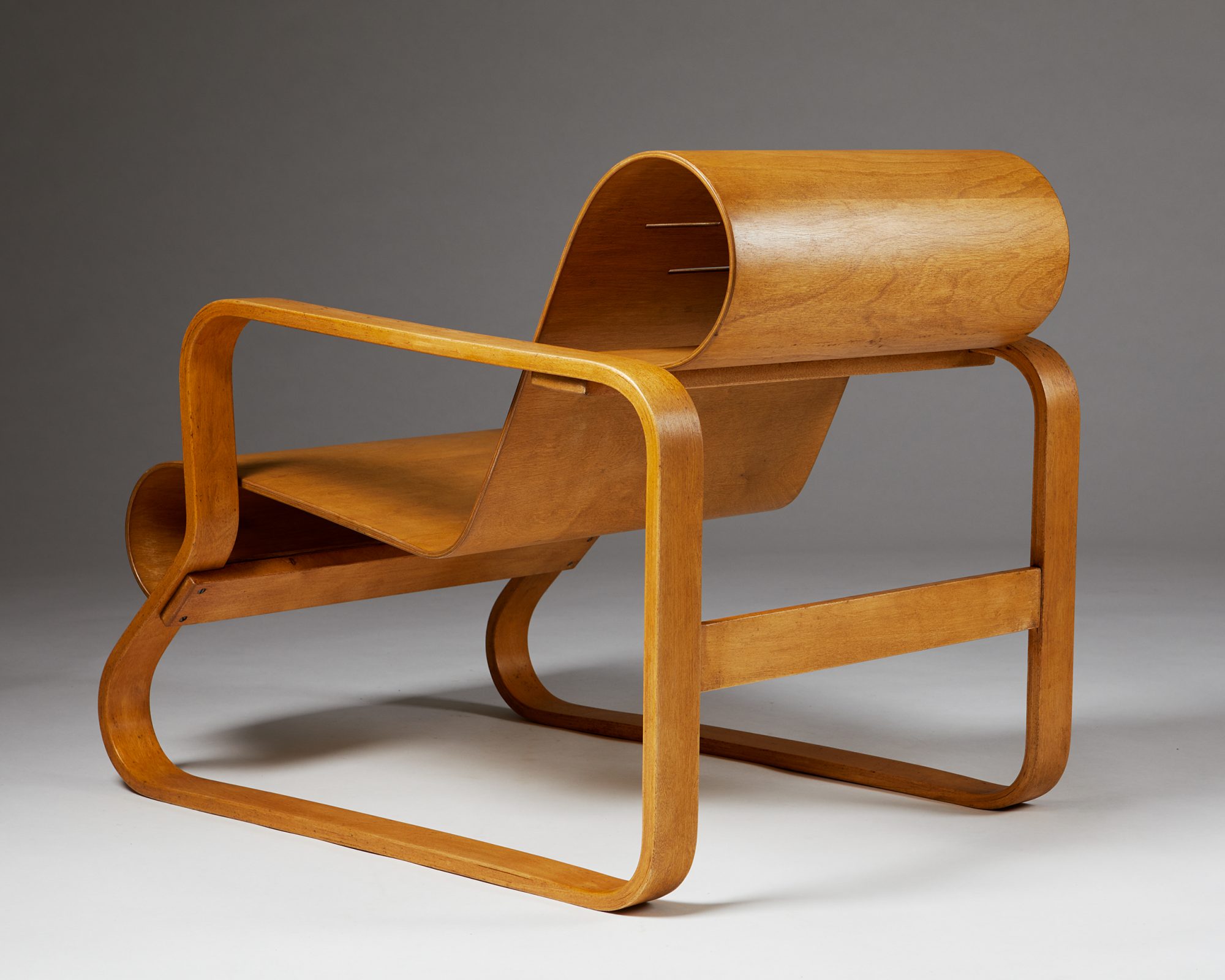 Armchair model 41 'Paimio' designed by Alvar Aalto — Modernity