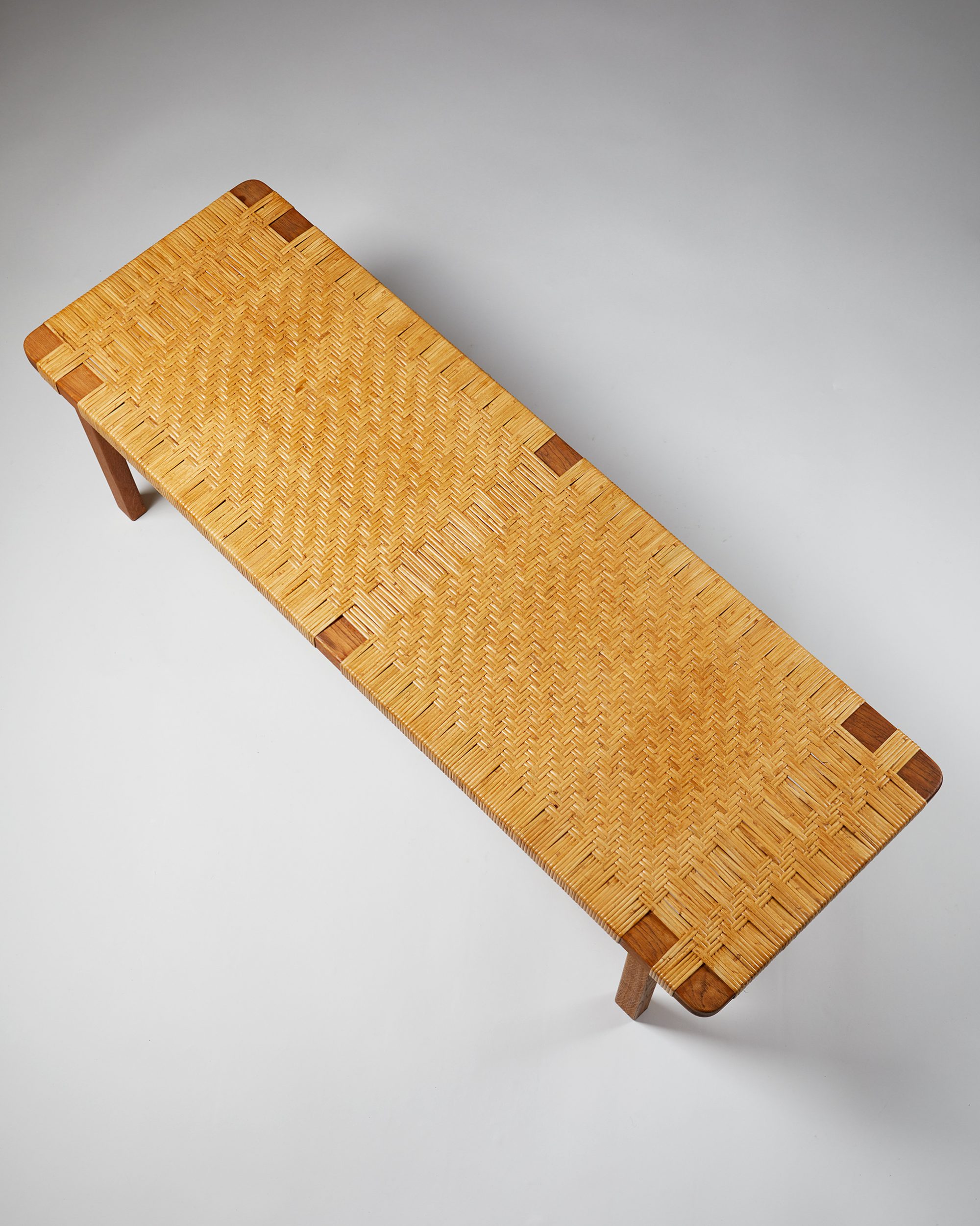 Occasional table/bench model 5272 designed by Börge Mogensen for