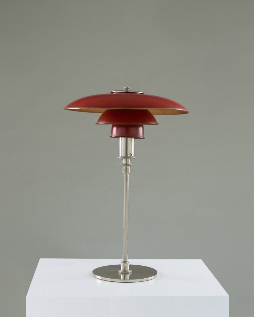 Poul Henningsen PH 3/2 table lamp. Louis Poulsen, 1940's