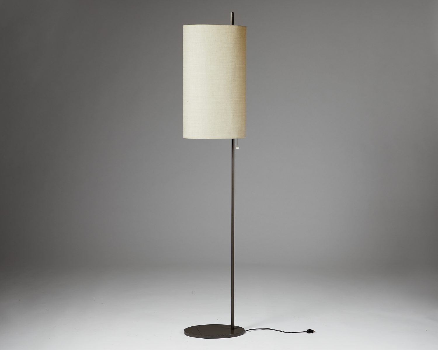 Frem Blæse camouflage Floor Lamp Model AJ Royal, designed by Arne Jacobsen, — Modernity