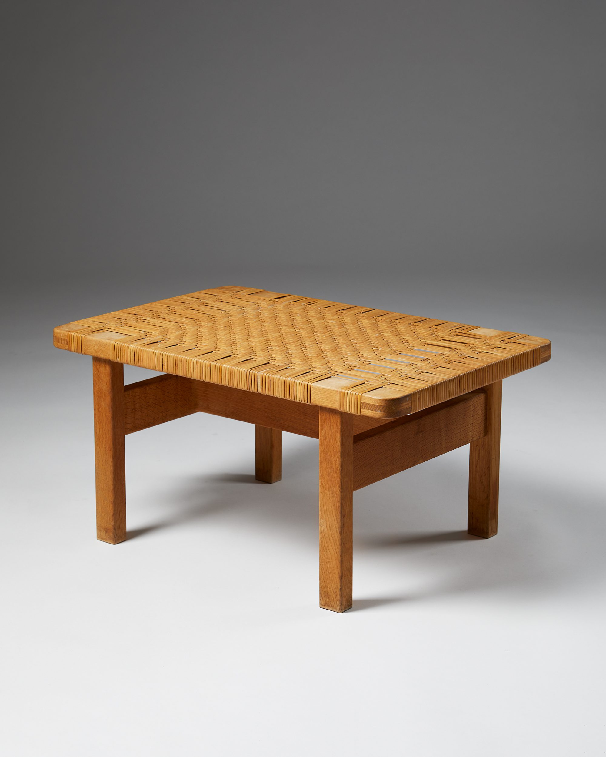 Occasional table/ Bench model 5273, designed by Börge Mogensen for