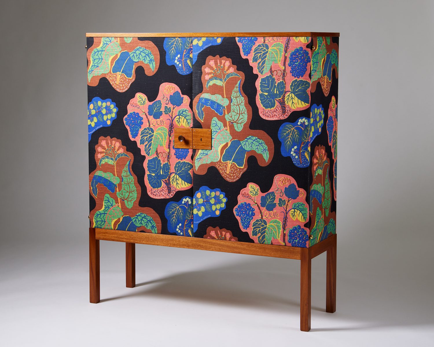 Cabinet model 522 designed by Josef Frank for Svenskt Tenn — Modernity