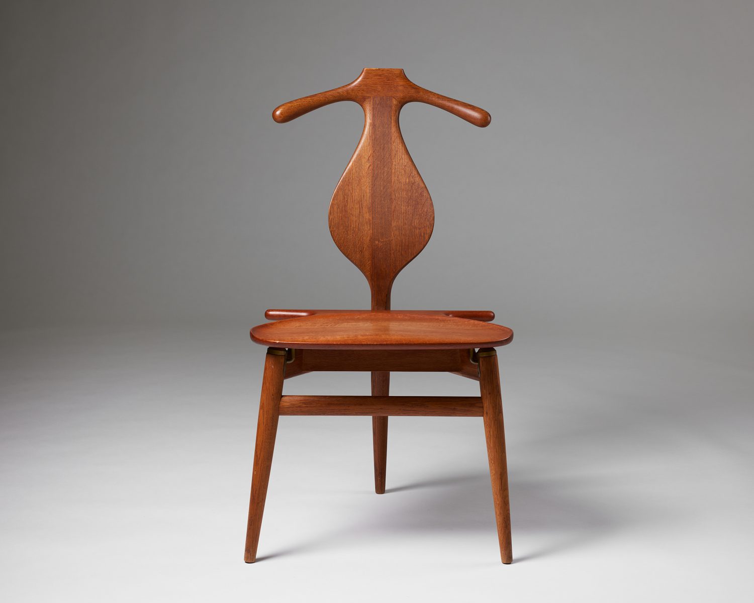 Valet chair model 540 designed by Hans J. Wegner for Johannes